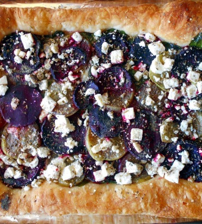 Beet tart with tomatillo and feta cheese. Beet recipe that is part of the Mediterranean diet and very easy to make. The Puff Pastry Bed is exactly what this tart needs. Perfect comfort food
