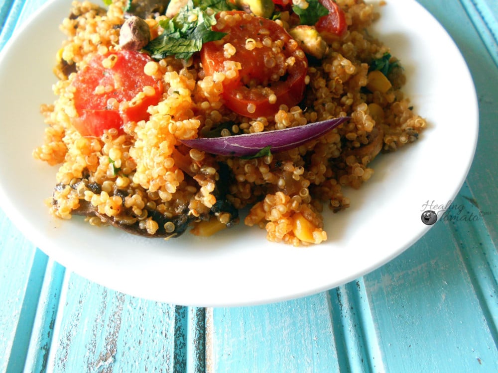 One Pot Healthy Dinner - Quinoa made in one pan with Mexican flavors. Perfect family meal. Quick and healthy dinner meal