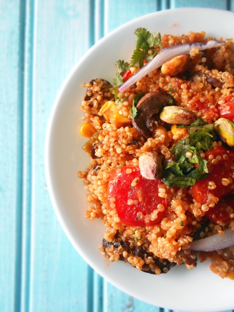 One Pot Healthy Dinner - Quinoa made in one pan with Mexican flavors. Perfect family meal. Quick and healthy dinner meal