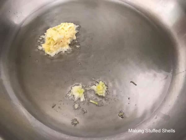 Shredded garlic in oil