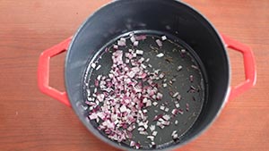 red onions to the dutch oven